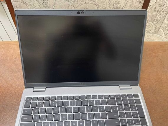 Ноутбук Dell Latitude 5530 / 15.6" (1920x1080) IPS / Intel Core i5-1235U (10 (12) ядер по 1.3 - 4.4 GHz) / 16 GB DDR4 / 512 GB SSD / Intel Iris Xe Graphics / WebCam б/у | Зображення 2