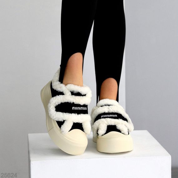 Черные спортивные замшевые зимние автоледи на бежевой подошве | Зображення 2