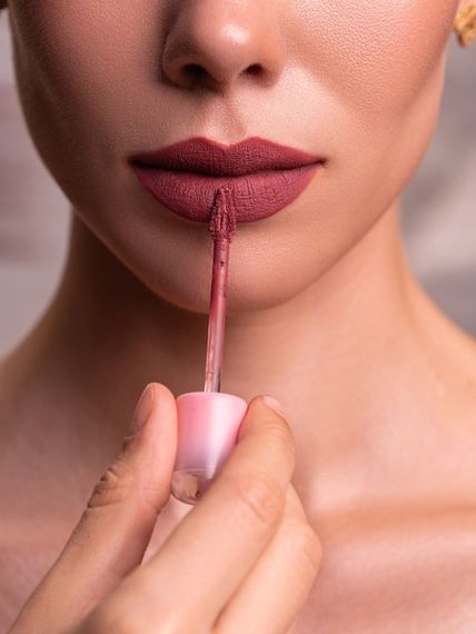 Бархатная матовая помада ZOLA Velour Lip Souffle - 05 Cozy Pink (4.2 мл) | Зображення 3