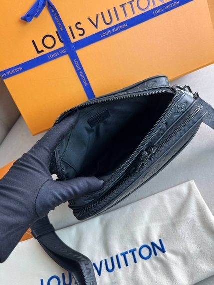 Месенджер чорний Louis Vuitton Alpha Wearable Monogram Shadow c860 | Зображення 7