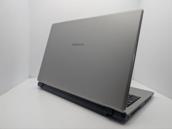 Ноутбук Medion Akoya E6429 / 15.6" (1366x768) TN / Intel Celeron 3855U (2 ядра по 1.6 GHz) / 8 GB DDR4 / 128 GB SSD / Intel HD Graphics 510 / WebCam / DVD-ROM б/у | Зображення 7