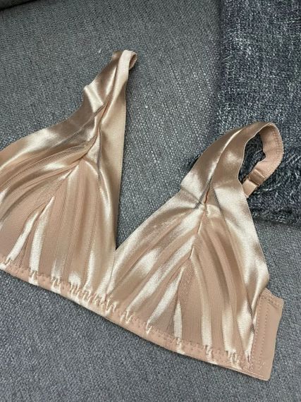 Бюстгальтер с треугольными чашками без косточек из микрофибры и тюля, Love and bra Jenny, размер 5B(90B)bronze