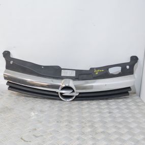 Решітка радіатора Opel Astra H 2004-2009 Решітка переднього бампера Опель Астра Н 13241961 13241963