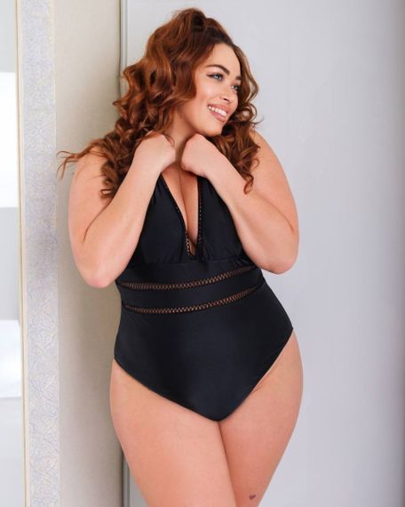 Суцільний чорний купальний PLUS SIZE з чашками та утяжкою | Зображення 2