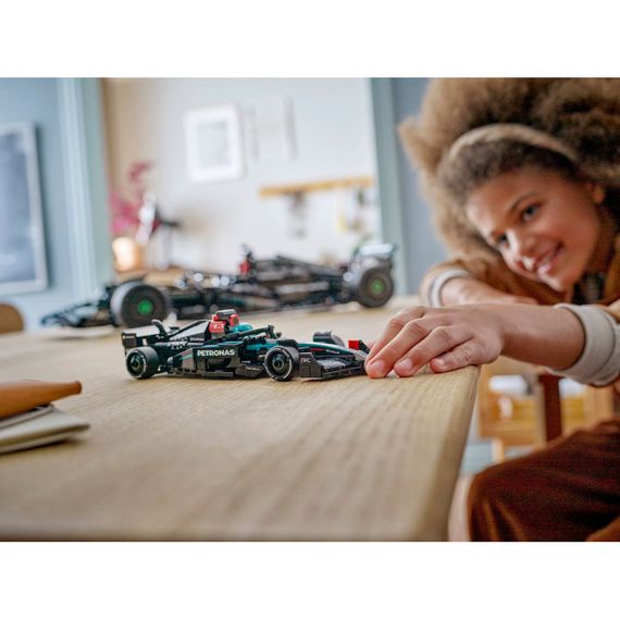 Конструктор LEGO Speed Champions Автомобіль для перегонів Mercedes-AMG F1 W15 (77244) | Зображення 9