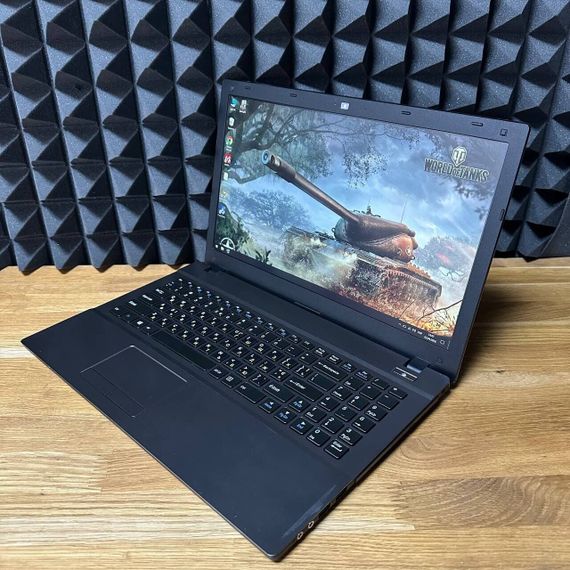 Ноутбук Б-клас Clevo W54 55SU1 / 15.6" (1920x1080) TN / Intel Core i7-4712MQ (4 (8) ядра по 2.3 - 3.3 GHz) / 8 GB DDR3 / 128 GB SSD / Intel HD Graphics 4600 / WebCam б/в | Зображення 3