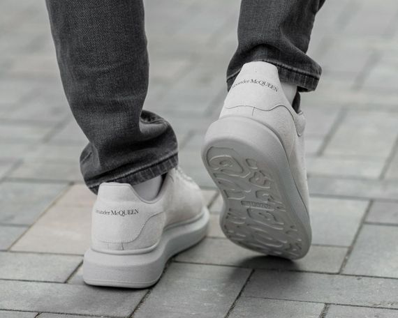 Кросівки замшеві Alexander McQueen Light Grey / Маквіни замшеві cвітло сірі з сірою підошвою | Зображення 4