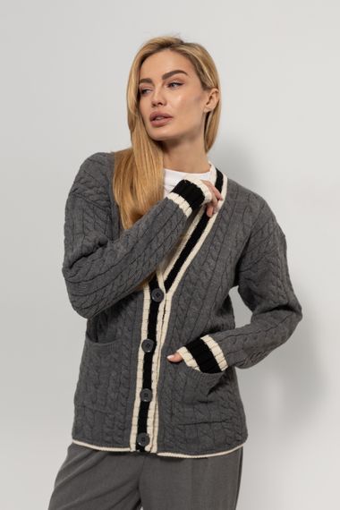 Теплий жіночий кардиган з косичками на ґудзиках - сірий цвет, ONE SIZE (є розміри) | Зображення 4