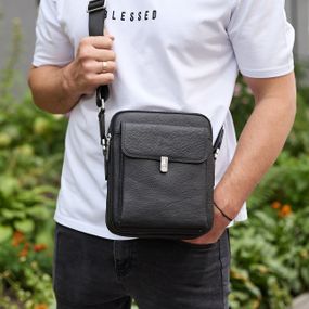Сумка-барсетка чоловіча шкіряна 24х20х8, компактний месенджер для щоденного використання, чорна