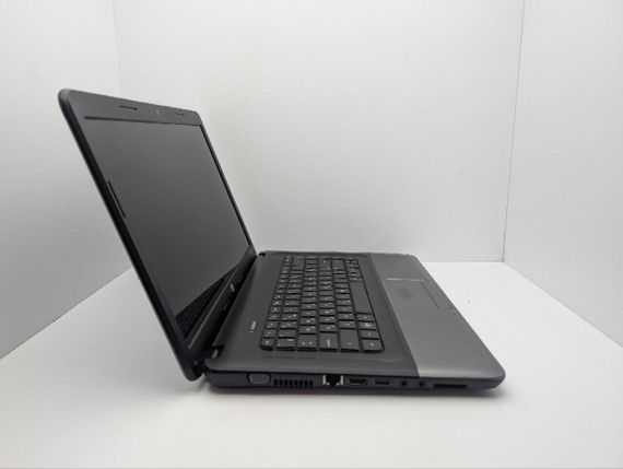 Ноутбук HP 655 / 15.6" (1366x768) TN / AMD E2-1800 (2 ядра по 1.7 GHz) / 6 GB DDR3 / 320 GB HDD / AMD Radeon HD 7340 Graphics / WebCam / DVD-ROM б/у | Зображення 3