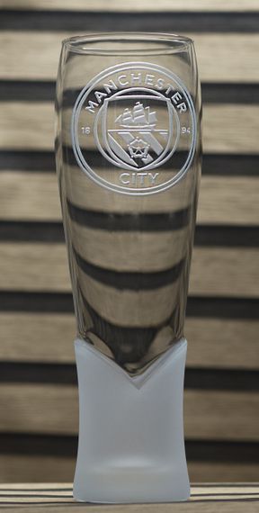 Подарунковий келих для пива соку води 440 мл з гравіюванням лого футбольного клубу ФК Манчестер Сіті