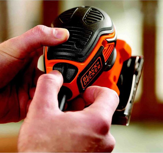 Шлифмашина вибрационная сетевая BLACK+DECKER KA450 | Зображення 1