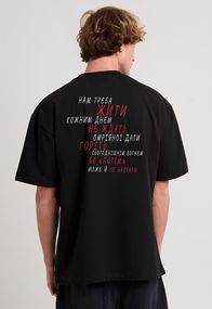 Футболка з мерчем