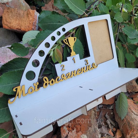 Медальница с фоторамкой и полкой для кубков Деревянный держатель для медалей Органайзер для наград | Зображення 4