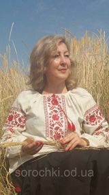 Вышиванка белая, женская, вышивка "маки с виноградом" цвет вышивки красный.