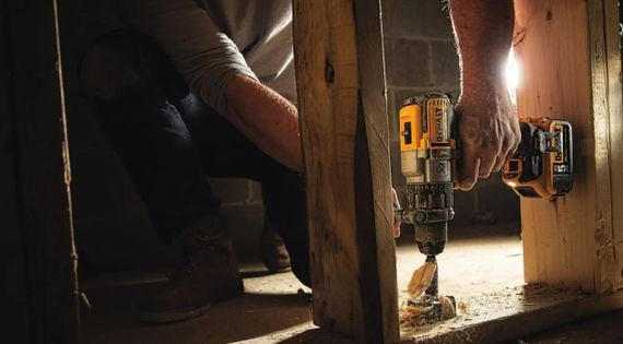 Дриль-шурупокрут акумуляторний DeWalt з АКБ та ЗП DCD996P3 | Зображення 1