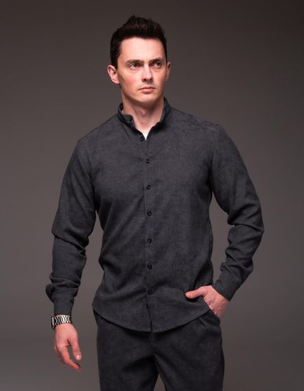 Мужская вельветовая рубашка с воротником стойка и длинным рукавом на пуговицах цвет темно-серый, размер М  RA2334 | Зображення 1