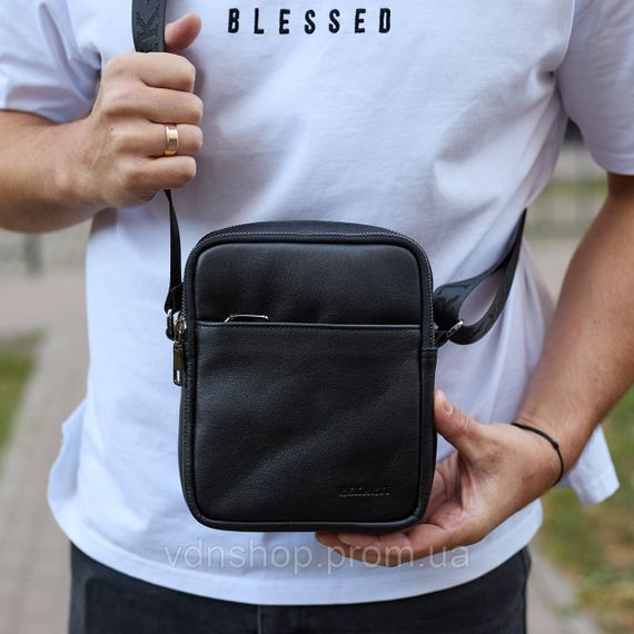 Чоловіча сумка через плече, гладкая кожа 20х16х6, месенджер для міста, барсетка для телефону та документів, чорна | Зображення 1