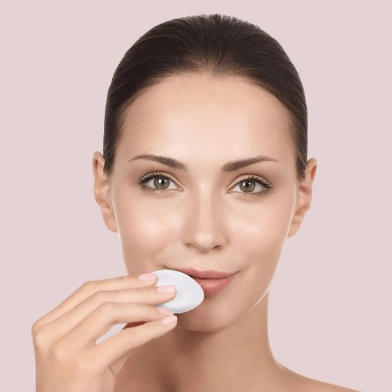 Пристрій для збільшення обʼєму губ GESKE Lip Volumizer&Booster 4в1 Small white, Бежевий | Зображення 3