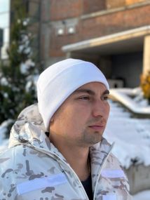 Шапка в*язана біла