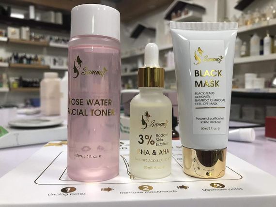 Засіб для видалення чорних цяток Sami Подарунковий набір, 1 скраб для сяйливої шкіри з 3% BHA, 1 рожева вода | Зображення 5