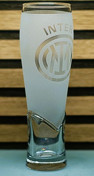 Подарунковий крафтовий келих для пива соку води 440 мл з гравіюванням лого футбольного клубу Інтер | Зображення 1