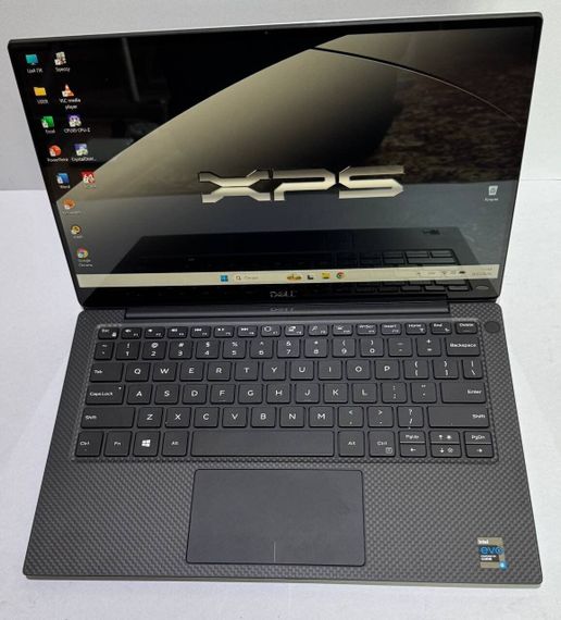 Ультрабук Dell XPS 13 9305 / 13.3" (1920x1080) IPS Touch / Intel Core i5-1135G7 (4 (8) ядра по 2.4 - 4.2 GHz) / 8 GB DDR4 / 256 GB SSD / Intel Iris Xe Graphics / WebCam б/у | Зображення 1