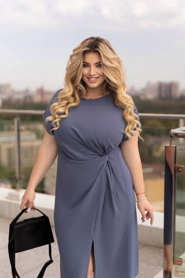 Жіноча літня сукня міді з розрізом та драпіруванням на талії колір сірий, розмір 54/56 GF9039 | Зображення 1