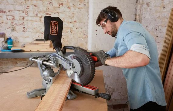 Пила торцювальна мережева Black&Decker BES700 | Зображення 2