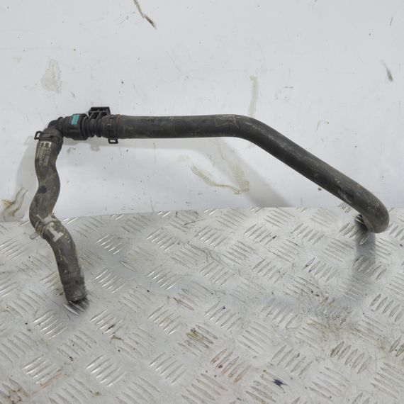 Патрубок системи охолодження 1.0 EcoBoost Ford Fiesta MK7 Трубка шланг води Форд Фіеста C1B118K580BD | Зображення 1