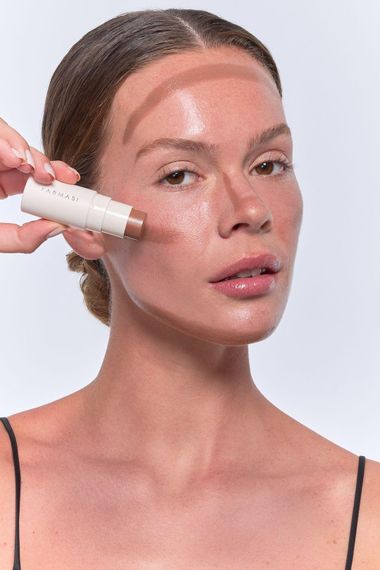 Контуринг-стик холодный оттенок Farmasi Wink 4.5г | Зображення 7