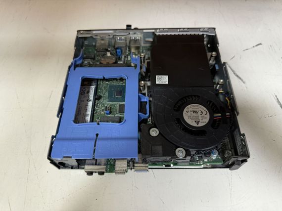 Неттоп Dell OptiPlex 5060 Micro USFF / Intel Core i5-8500T (6 ядер по 2.1 - 3.5 GHz) / 8 GB DDR4 / 256 GB SSD M.2 / Intel UHD Graphics 630 / 90W / Wi-Fi / Блок живлення в комплекті б/в | Зображення 5