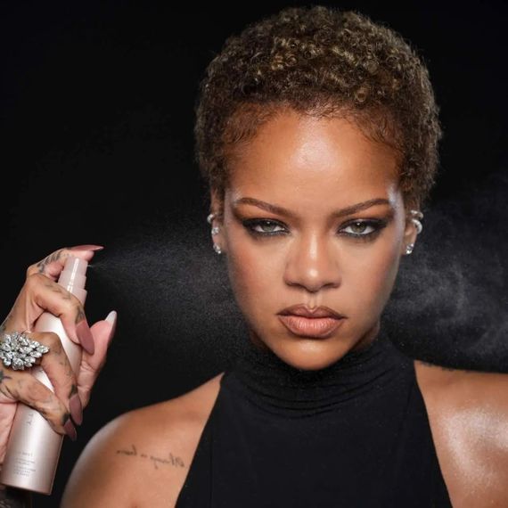 Спрей для фиксации макияжа увлажняющий Fenty Beauty by Rihanna You Mist Makeup-Extending Setting Spray (100 ml) | Зображення 1