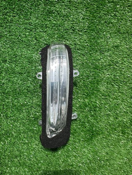 Поворотник в зеркале (1 шт) Правый для Toyota Land Cruiser 200 2007-2021 гг