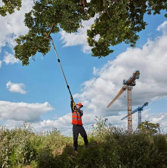 Висоторіз акумуляторний DeWalt зі штангою без АКБ та ЗП DCMPS567N | Зображення 2
