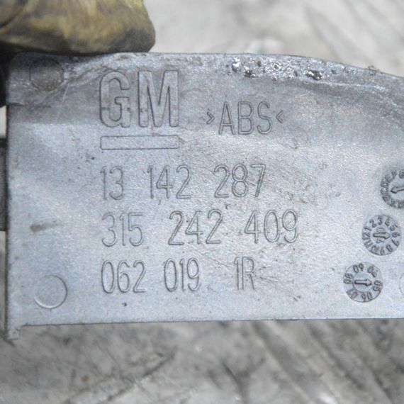 Накладка молдинг правого крила Opel Zafira B 2005-2011 Накладка на крило права Опель Зафіра Б 13142287 | Зображення 2