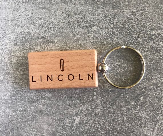 Деревянный брелок с логотипом Lincoln (15010102005) | Зображення 1