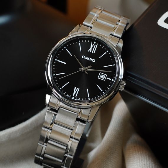 Чоловічий годинник Casio MTP-V002D-1B3 | Зображення 1