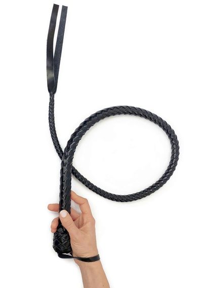 Кнут с рукоятью из натуральной кожи Art of Sex - Whip 120 см, Черный | Зображення 1