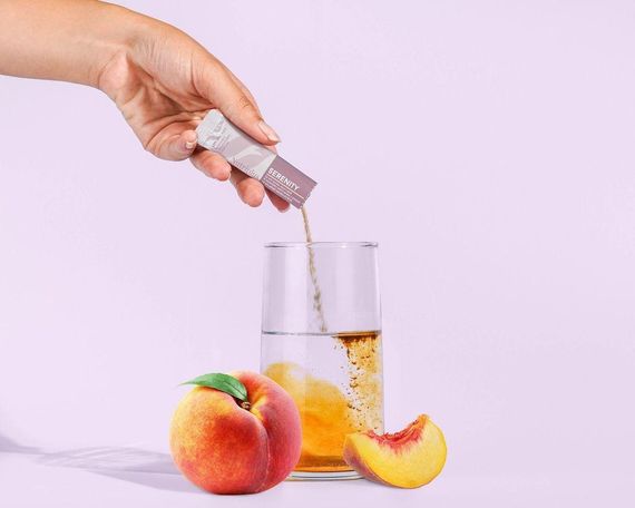 Смесь экстракта трав с натуральным чаем с ароматом персика Nutriplus Farmasi 30 стиков. | Зображення 1