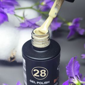 Гель-лак для нігтів Bee Nails 028 (теплий світло-бежевий) 8мл