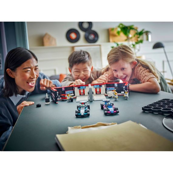 Конструктор LEGO City Гараж F1 та автомобілі Mercedes-AMG і Alpine (60444) | Зображення 8