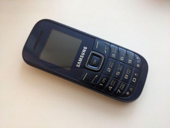 Мобильный телефон Samsung e1200i бу-царапина | Зображення 2