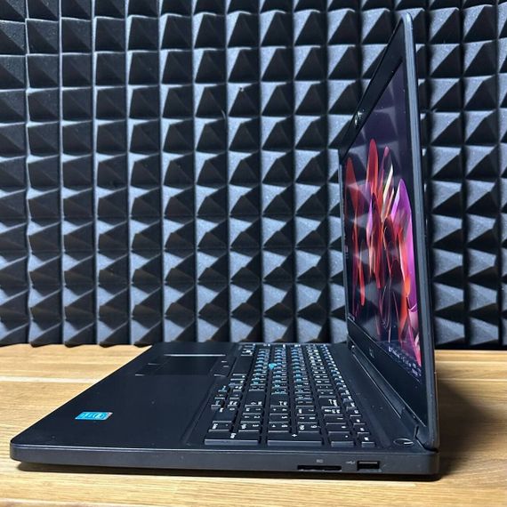 Ноутбук Б-клас Dell Latitude E5550 / 15.6" (1920x1080) TN / Intel Core i5-5300U (2 (4) ядра по 2.3 - 2.9 GHz) / 8 GB DDR3 / 128 GB SSD / nVidia GeForce 830M, 2 GB DDR3, 64-bit / WebCam / Win 10 б/в | Зображення 5