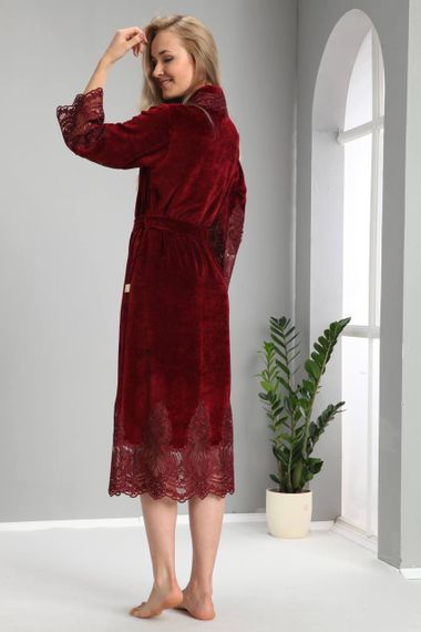Женский халат Nusa 0383 длинный, велюровый с кружевом, бордовый S | Зображення 1