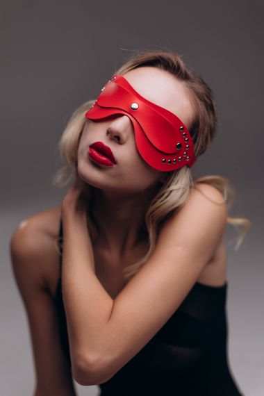 Маска Candy Hero МD2 червона екошкіра