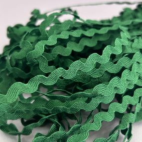 24 м - Тесьма Вьюнок-зигзаг 5 мм - хвойный