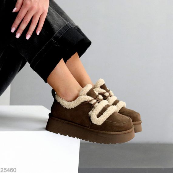 Трендовые замшевые школадные бежевые кроссовки-угги на липучке | Зображення 4