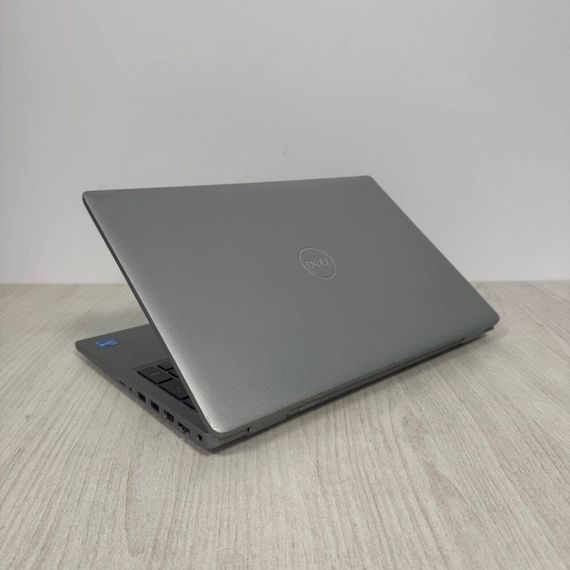 Ультрабук Dell Latitude 5520 / 15.6" (1920x1080) IPS / Intel Core i5-1145G7 (4 (8) ядра по 4.4 GHz) / 8 GB DDR4 / 256 GB SSD / Intel Iris Xe Graphics / WebCam б/у | Зображення 5