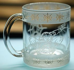 Подарункова чашка дитяча   для чаю води 320 мл з гравіюванням людина павук